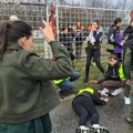 Povređena studentkinja na protestu, policija privela vozačicu