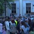 Protest u Bečeju zbog obrušavanja plafona u školi