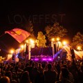 18. izdanje Tuborg Lovefesta je zvanično počelo: Beefeater H2O Stage otvorio festival, večeras spektakl na Fire Stage-u uz…