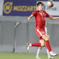 Trojica kapitena van stroja