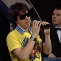 Slao gole slike, hteo da se ubije, ljubio se sa bratom: Ko je naš pevač koji je skinuo gaće na babinoj sahrani?