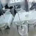 (Uznemirujući snimak) Sedeo u bašti, uleteo i zapucao! Objavljen snimak pucnjave u restoranu "Džeri" na Novom Beogradu…