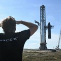 Zaposleni SpaceX-a traže povlašćene uslove za višemilionske dobitke