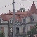 Zapalila se ambasada Pakistana u Beogradu: Gust dim proširio se u ovom delu grada (video)