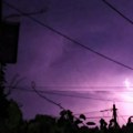 (Foto, video) Potpuni mrak i tišina, a zatim munje i - ljubičasto nebo! Pogledajte zastrašujuće snimke oluje u Kruševcu…
