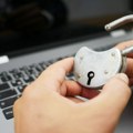 MUP upozorava mlade na sve veći broj internet prevara i digitalnog nasilja
