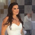 Majka "Boga obrva" nekada bila Bobana: Promenila izgled i ime, sada pozirala ispred vile na Dedinju (video)