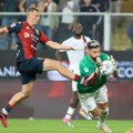 Nestvarna scena u Italiji: Golman dobio crveni karton, čuveni napadač stao na gol i napravio šou! Svi pričaju o ovom…