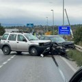 Saobraćajna nezgoda kod Čačka Sudarili se džip i pasat, troje povređeno
