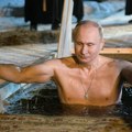 Putin se okupao u hladnoj vodi na Bogojavljenje