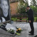 Zločin koji je ostavio duboku ranu na duši Srbije: Vučić položio cveće na mestu ubistva Kristine, Milana i Dalibora u…