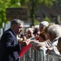 Robert Fico ponovo operisan, stanje slovačkog premijera i dalje ozbiljno