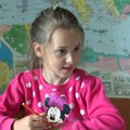 (Foto) Monika je jedina učenica u školi koja je bila zatvorena 25 godina: Sada je otvorena samo zbog nje: "Srećna sam, ali i…