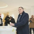 AFP: Cilj izbora u RS je da se okončaju previranja zbog borbe Dodika i Šmita za vlast