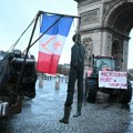 Blokirana Trijumfalna kapija i Ajfelov toranj: Protest francuskih poljoprivrednika, ovo su im zahtevi