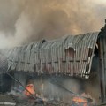Požar u industrijskoj zoni u Novom Pazaru se i dalje gasi, uviđaj danas ili sutra