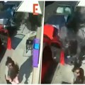 Snimak koji ledi krv u žilama: Muškarac izgubio kontrolu nad vozilom i pokosio sve na šetalištu, majka heroj uradila nemoguće…