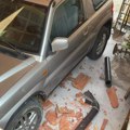 Komšiji pretio sekirom, polomio crepove na krovu, oštetio automobil i ogradu – policija prijavila službama