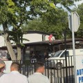 Opsadno stanje na Voždovcu nakon pucnjave u kafiću: Napadač pucao u dvojicu muškaraca, jedan preminuo, drugi prevezen u bolnicu…