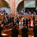 Смењен председник државе Нова власт у Мађарској кренула у обрачун са Орбановим кадром