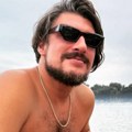 Naš popularni glumac (42) dobio sina sa prijateljicom, ali ne živi sa njim: "Nada se da ćemo biti bliži, trudim se koliko mogu"…
