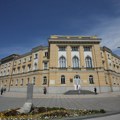 Rasveta na Gradskoj kući u crvenoj boji do kraja sedmice: Podrška osobama obolelim od Dišenove mišićne disgtrofije