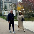 Đani i Slađa Trajković privukli sve poglede na glasanju: Stigli nasmejani, pa zajedno ubacili listiće