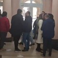 Opozicioni ODBORNICI UPALI U Gradsku kuću i Skupštinu grada U Novom Sadu! Blokirali ulaze u zgradu i kancelariju…