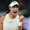 Moćna Olga Danilović kao "furija" protunjala pored 27. na svetu i plasirala se u drugo kolo Rolan Garosa!