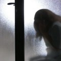 "Kad sam pokazala ćerkin telefon, bio je bled kao krpa" Otac godinama zlostavljao ćerku, majka ispričala kako je saznala za…