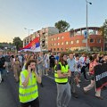 Zbor Stari grad: Razbijeno staklo na ulazu i prolivena crvena farba na zgradi člana zborova Zvezdare
