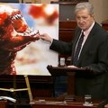 Senator Kenedi: Radioaktivni škampi mogu nas pretvoriti u vanzemaljce (video)