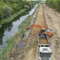 Nastavljaju se radovi Revitalizacija nove deonice Velikog bačkog kanala kod Sombora i punom jeku