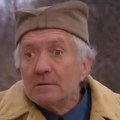 Čuveni Đoda ostao bez oka zbog bezazlene igre: Glumac iz serije „Selo gori, a baba se češlja“ imao moždani udar, cela Srbija…