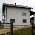 Pevač ima ogromnu kuću na selu, ali retko kad je obilazi, komšije ga raskrinkale: "Samo se odmara kad svrati" (foto)