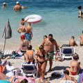 Košta par centi, a turisti ga na plaži plaćaju 5 evra: Hit letnji biznis koji donosi neverovatnu dobit