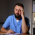 Kako kvalitetno spavati uprkos radu u noćnoj smeni: Saveti stručnjaka za spavanje za sve koji ne rade od 9 do 5