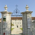 Još jedna pljačka u muzeju Predstavili se kao turisti, kupili ulaznice pa izašli sa zlatnom ogrlicom keltske princeze starom…