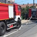 Požar u Kaluđerici: Izgorela dvorišna kuća, vatrogasci se borili sa plamenom