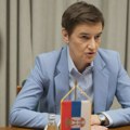 Brnabić u razgovoru sa simpatizerima SNS: „Da promenimo Ustav dok je Vučić premijer, pa nek se vrati da bude predsednik“
