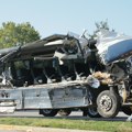 Stravičan udes u SAD Troje poginulo, 14 povređeno u sudaru autobusa i više vozila u Ilinoisu (foto)