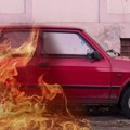 U Kosovskoj Mitrovici izgorelo vozilo beogradskih registarskih oznaka