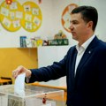 Dragoslav Pavlović glasao u školi „Car Konstantin“, predsednica GIK-a morala da interveniše