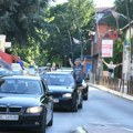 Trobojke, sirene, baklje: Veliko slavlje u Kosovskoj Mitrovici nakon Novakove istorijske pobede na Olimpijadi (foto/video)