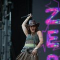 Kaubojski šešir i kožni minić na samom startu: Zera otvorila drugo veče Music Week-a, zbog ovoga su gorele mreže