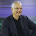 Nije montaža: Dragan Šutanovac u kabinetu drži sliku Aleksandra Vučića FOTO