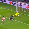 Greška Milsona, pa gol... Pogledajte kako je Braga duplirala prednost protiv Zvezde