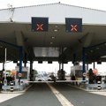 Teretnjaci na Batrovcima na izlazu iz Srbije čekaju pet sati, automobili pola sata