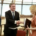 Селаковић потписао 16 уговора вредних 31.280.000 динара за подршку Археолошком институту