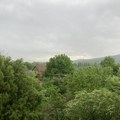 Grad i jak vetar pogodili Prokuplje i okolinu, meteorolozi upozoravaju na novo nevreme tokom noći